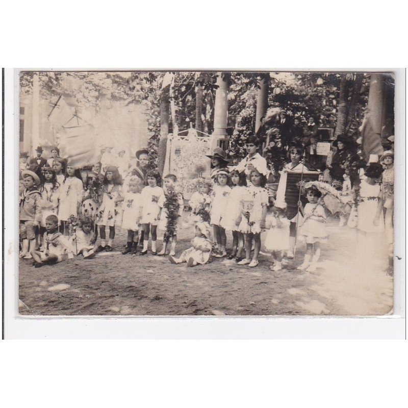 CHATEL-GUYON : écrit sur le bannière, petit événement - très bon état