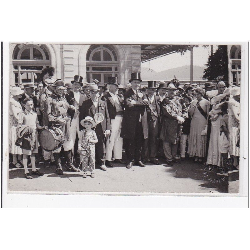 REMIREMONT : groupe de personnes - très bon état
