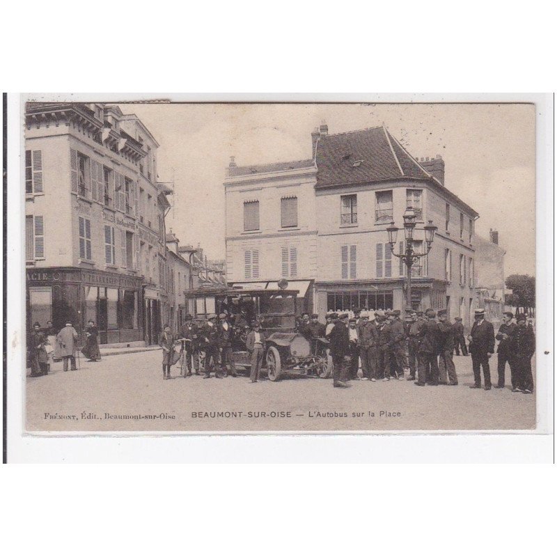 BEAUMONT-sur-OISE : l'autobus sur la place - très bon état