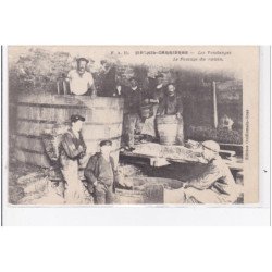 MESNIL CARRIERES - les vendages - le foulage du raisin (également localisé à Rambouillet) - très bon état
