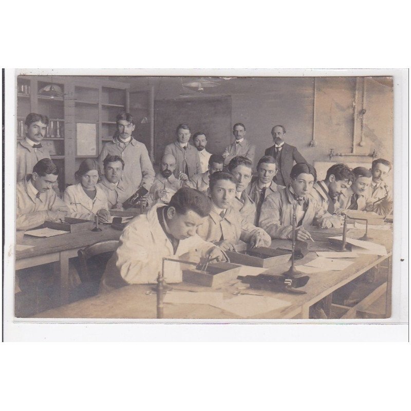 PARIS : dissection, science, biologie, eleve - état