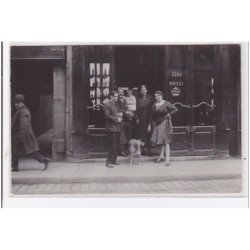 PARIS : """"chez lucien"""", personnages