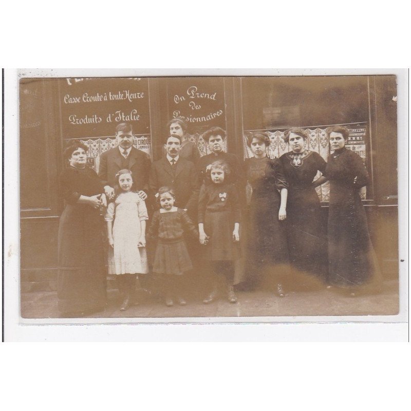 PARIS : bellevie, casse croute à toute heure produits d'Italie, on prend des pensionnaires - très bon état