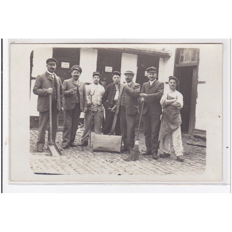CHARMES : carte photo du personnel des grands magasins TREVILLOT - très bon état CHARMES : carte photo du personnel des grands magasins TREVILLOT - très bon état
