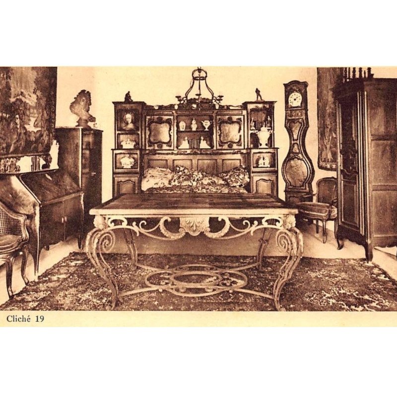 BOURG-en-B4RESSE : antichambre - tres bon etat