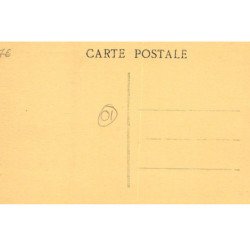 VERSAILLEUX : peche de l'etang de chapelier, on place le filet - tres bon etat