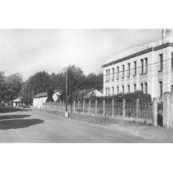 SATHONAY-CAMP : entrée et infirmerie du camp - tres bon etat