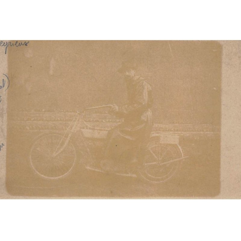 REYRIEUX : moto - etat