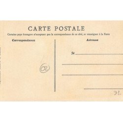BOURGFONTAINE : ancien couvent de chartreux porte d'entrée d'une ancienne chapelle - tres bon etat