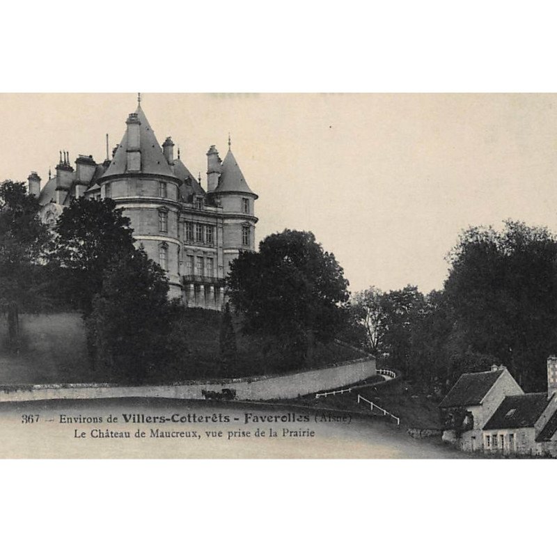 FAVEROLLES : le chateau de maucreux, vue prise de la prairie - tres bon etat