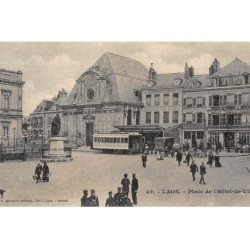 LAON : place de l'hotel-de-ville tramway - tres bon etat