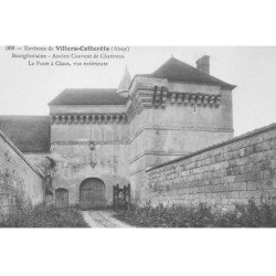 BOURGFONTAINE : ancien couvent de chartreux la porte à clous vue exterieure - tres bon etat