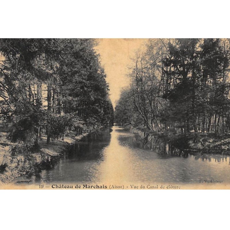 AISNE : chateau de marchais, vue du canal de cloture - etat