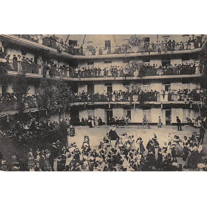 GUISE : familistere, bal d'enfants - tres bon etat