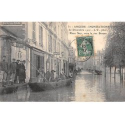 ANGERS - Inondations de décembre 1910 - Place Ney , vers la Rue Boreau - très bon état