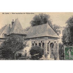 LAON : vide bouteilles de l'hotel-dieu - etat