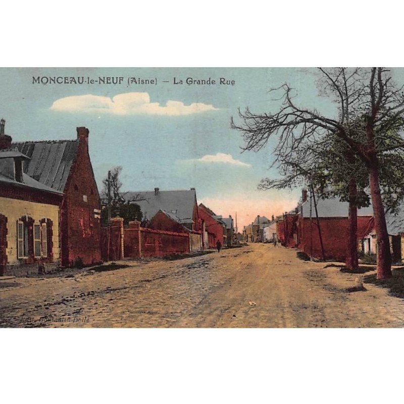 MONCEAU-le-NEUF : la grande rue - tres bon etat