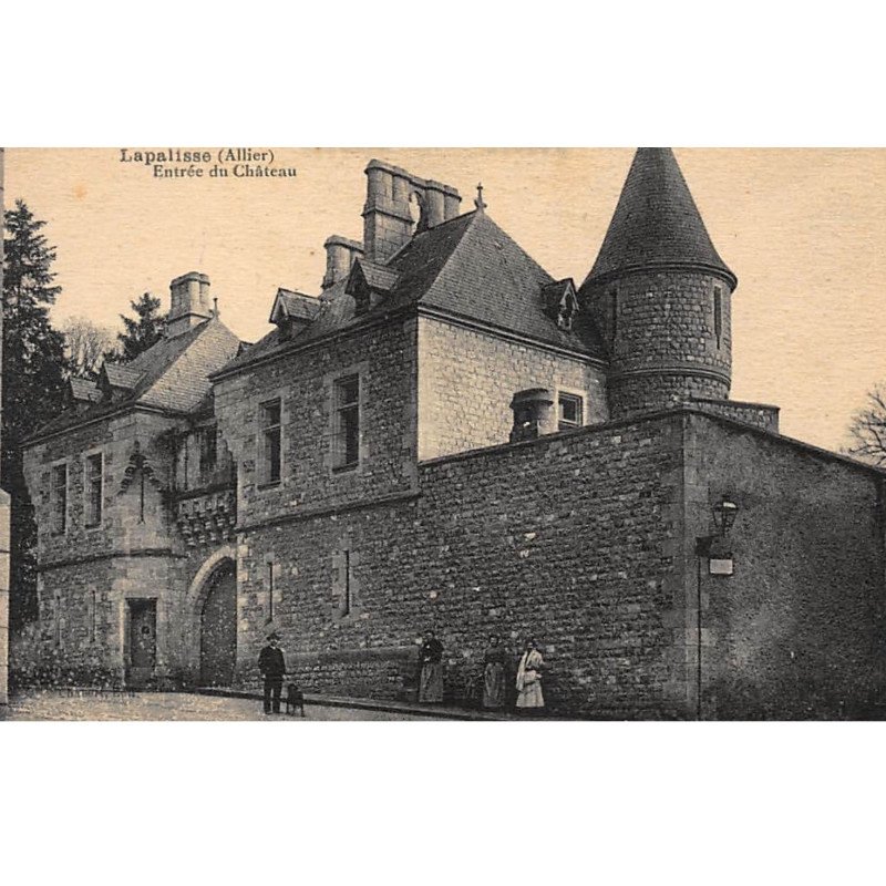 LAPALISSE : entrée du chateau - tres bon etat