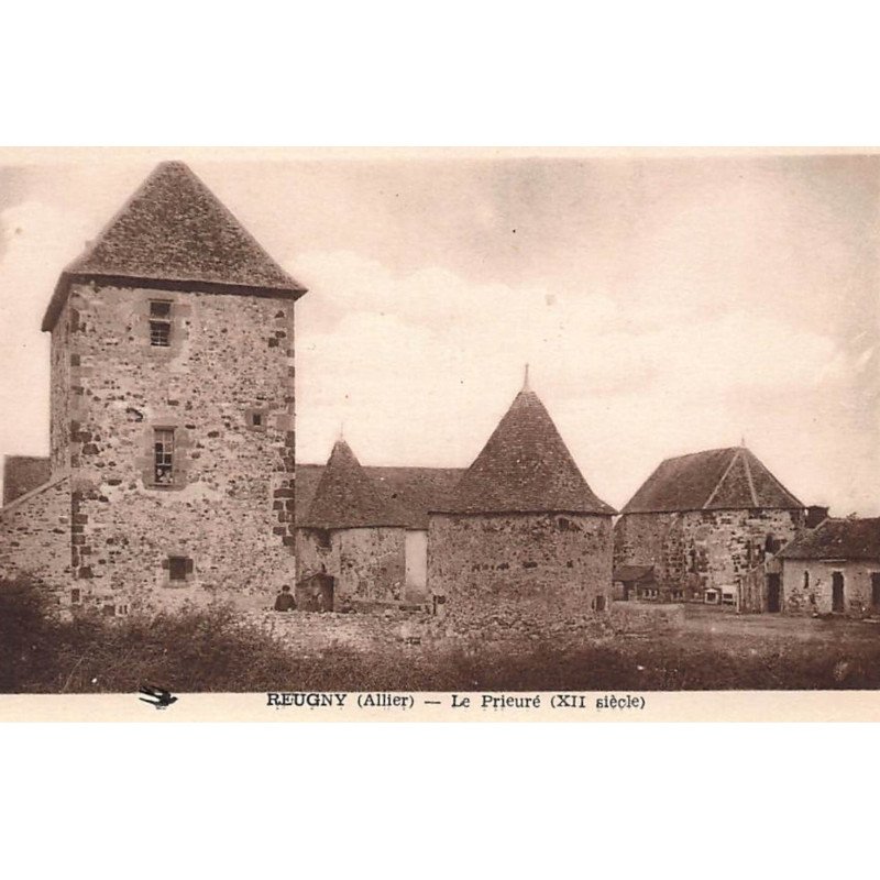 REUGNY : le prieuré XIIe siecle - tres bon etat