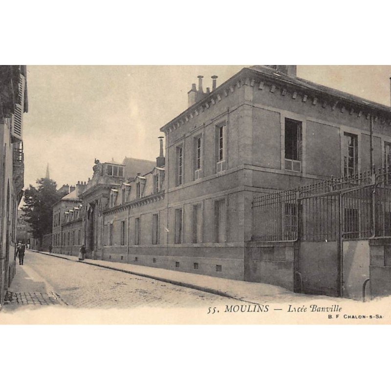 MOULINS : lycée banville - tres bon etat