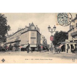 VICHY : place victor-hugpo - tres bon etat