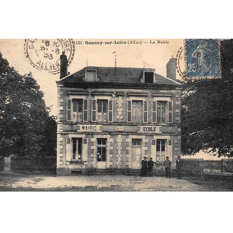 GANNAY-sur-LOIRE : la mairie - tres bon etat