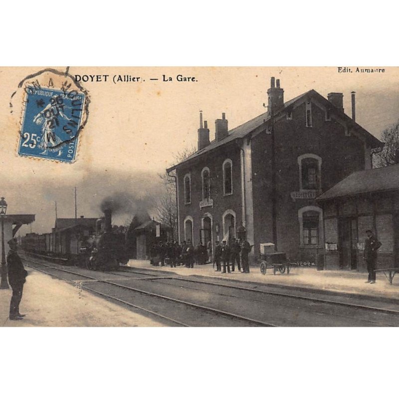DOYET : la gare - tres bon etat