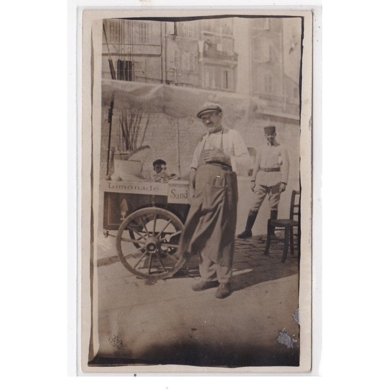 MARSEILLE ? : carte photo d'un limonadier ambulant - bon état