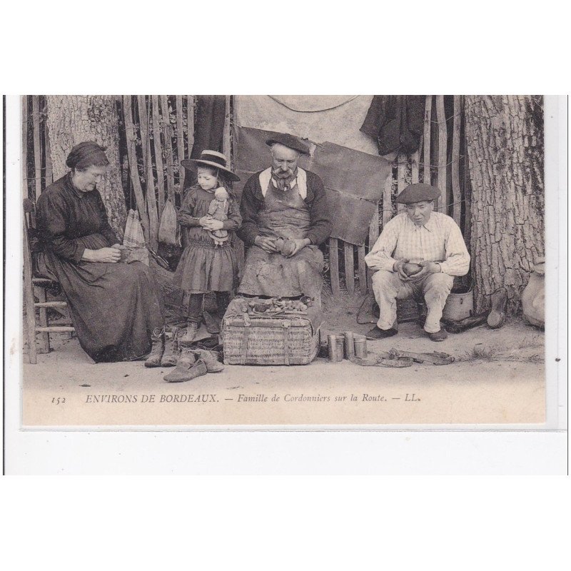 env. BORDEAUX : famille de cordonniers sur la route - etat