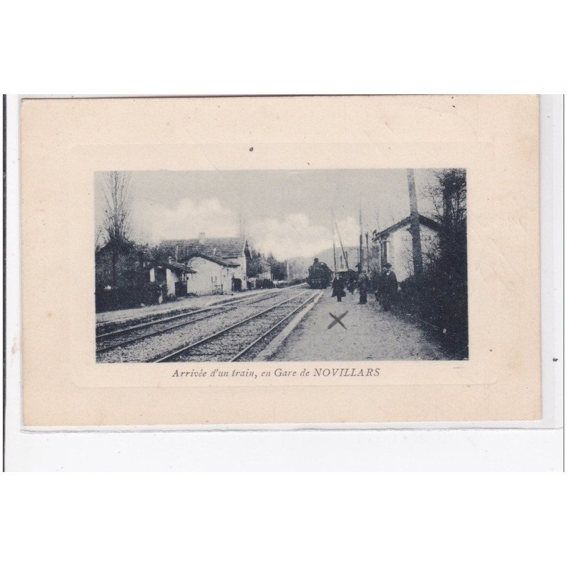 NOVILLARS : arrivée d'un train, en gare - tres bon etat
