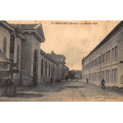 BEAULIEU : la grande rue - etat