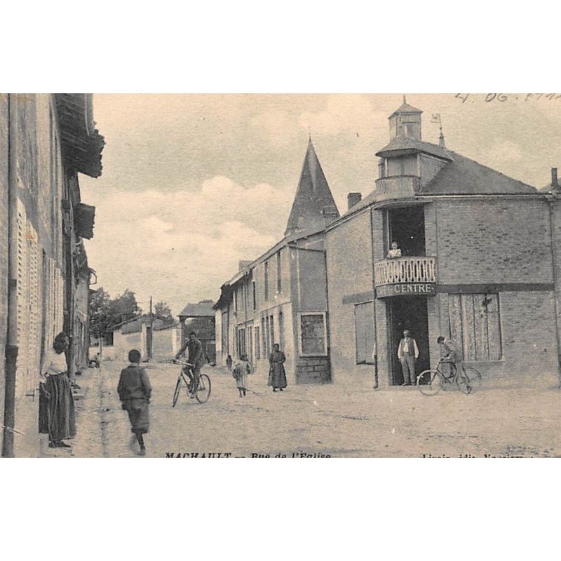 MACHAULT : rue de l'eglise - tres bon etat