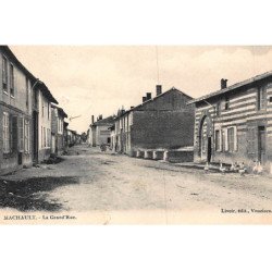 MACHAULT : la grand'rue - etat