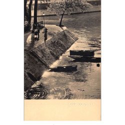 Albert MONIER : paris le quai de bourbon a la pointe de l'ile st-louis - tres bon etat