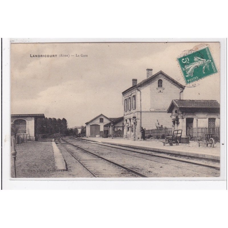 LANDRICOURT : la gare - tres bon etat