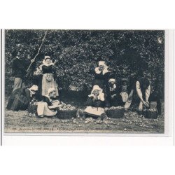BEUZEC-CONQ : la cueillette des pommes - tres bon etat