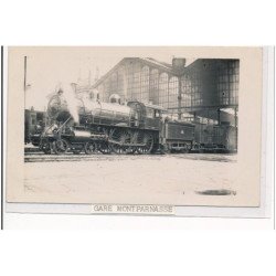 PARIS : gare montparnasse, train et wagons - tres bon etat