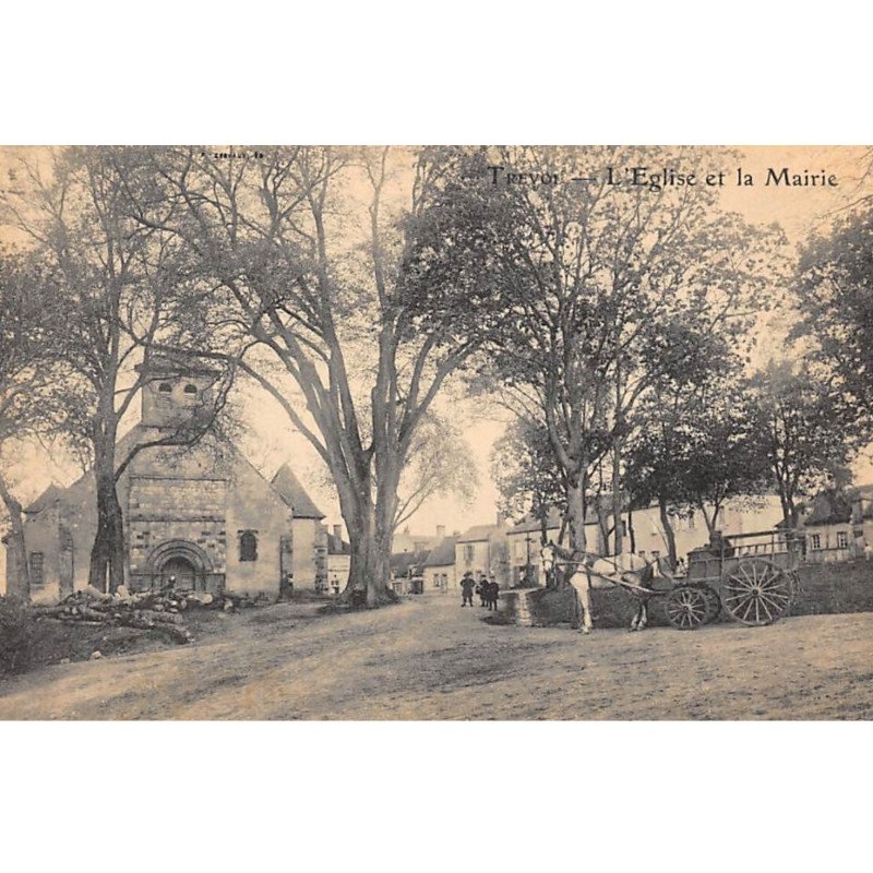 TREYON : l'eglise et la mairie - tres bon etat