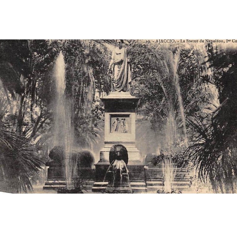 AJACCIO : la statue de napoléon, 1er consul - tres bon etat