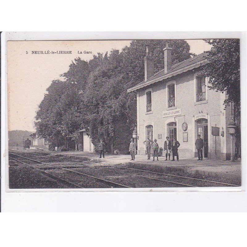 NEUILLE-le-LIERRE: la gare - très bon état