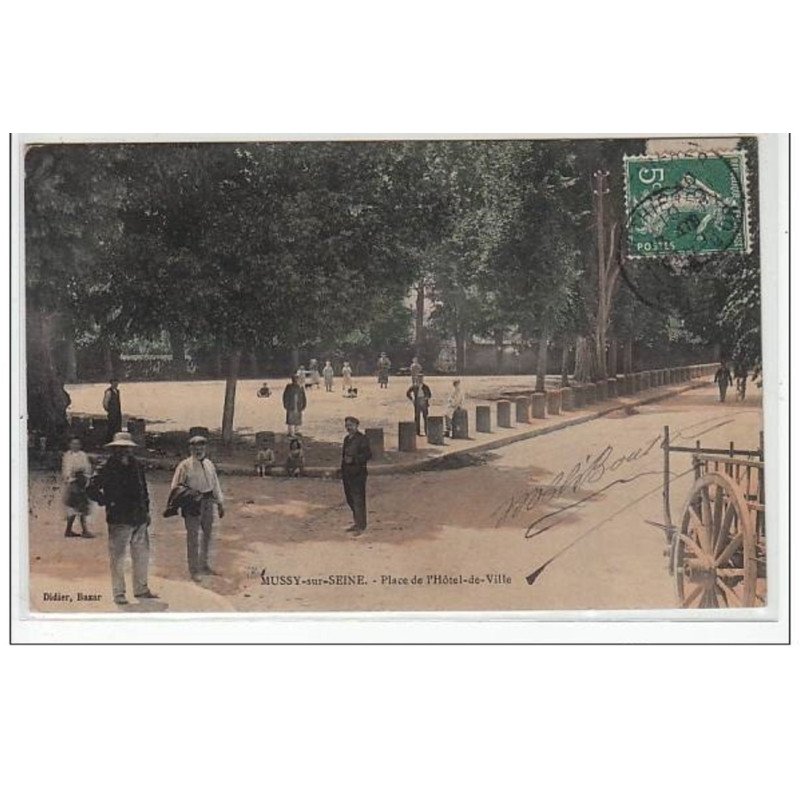 MUSSY SUR SEINE : place de l'hôtel de ville - très bon état