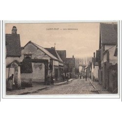 SAINT PIAT : rue principale - très bon état