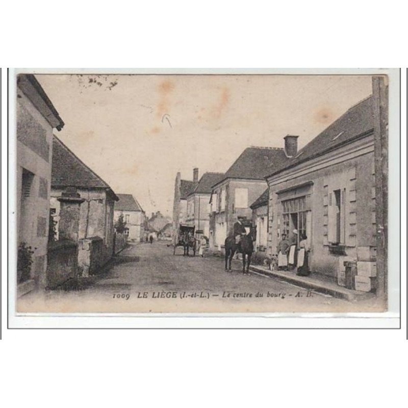 LE LIEGE : le centre du bourg - état