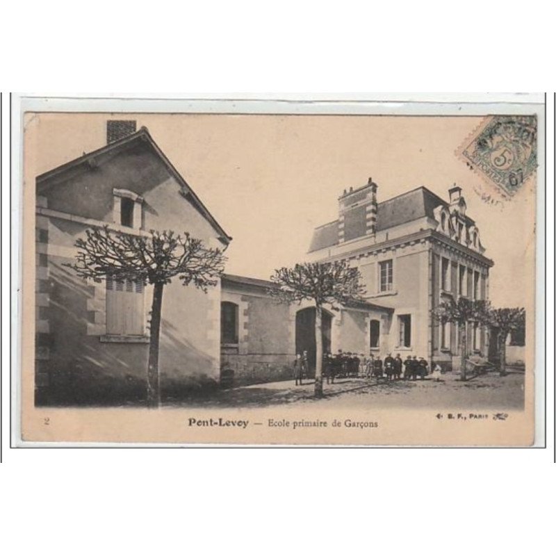 PONT LEVOY : école primaire de garçons - très bon état
