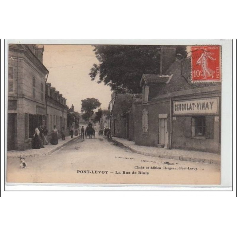 PONT LEVOY : la rue de Blois - très bon état