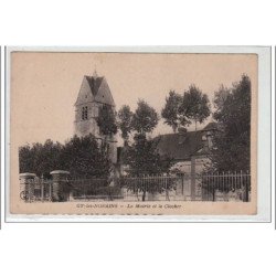 GY LES NONAINS : la mairie et le clocher - très bon état