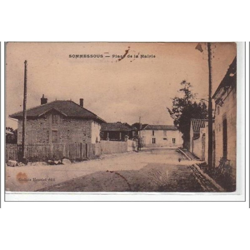 SOMMESSOUS - Place de la Mairie - très bon état