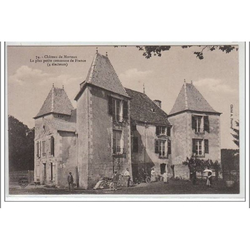 MORTEAU : château de Morteau - la plus petite commune de France (4 électeurs) - très bon état