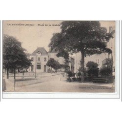 LE PERREON - Place de la Mairie - très bon état