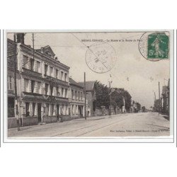 MESNIL-ESNARD : La Mairie et la route de Paris  - très bon état